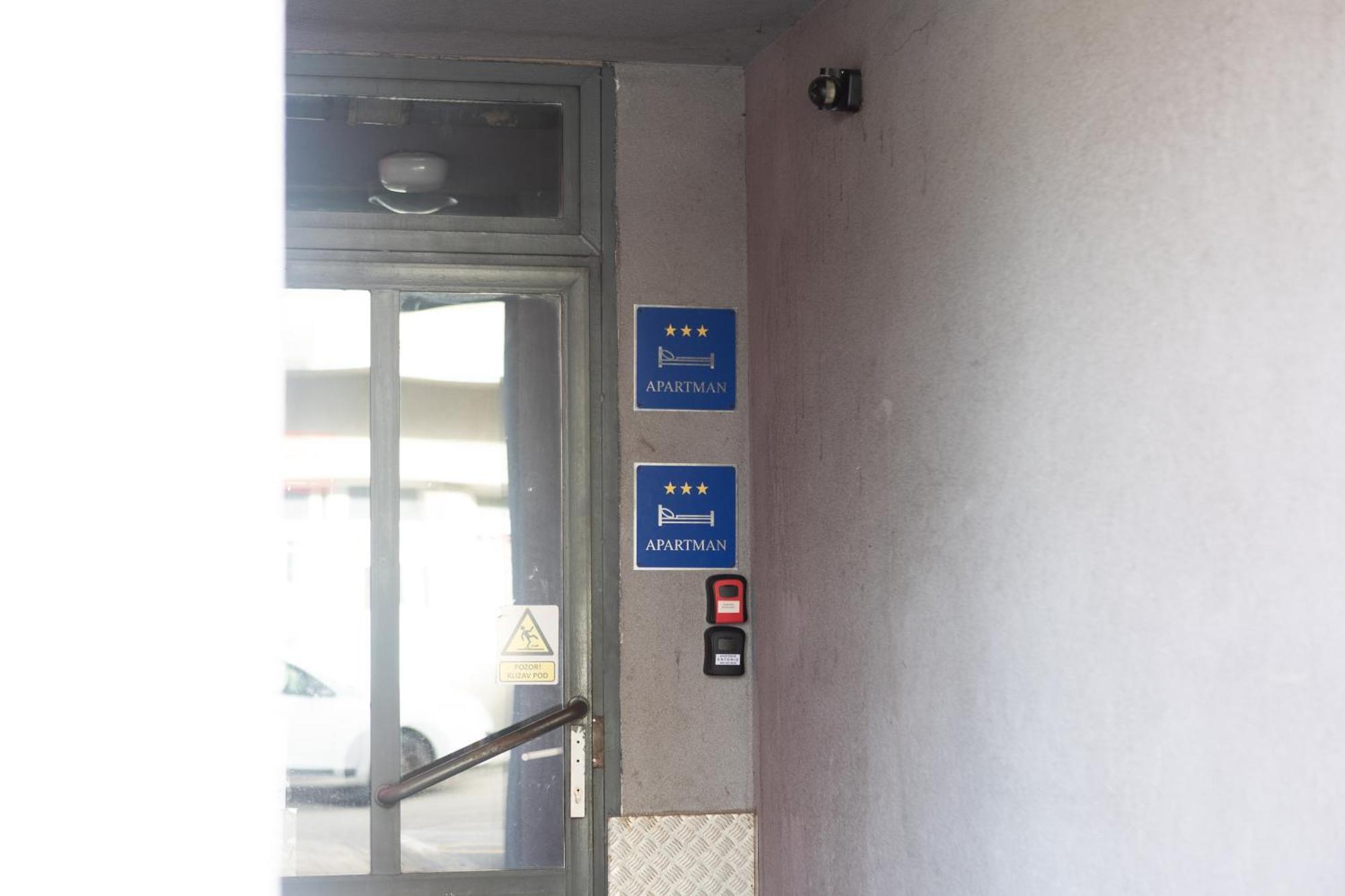 Apartman Antonio กอสปิช ภายนอก รูปภาพ